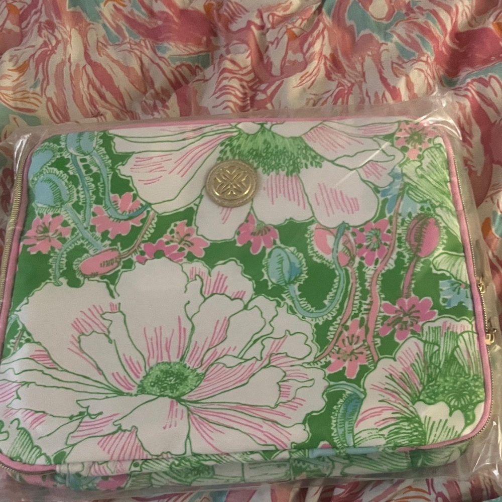 Lilly Pulitzer Floral Green and Pink Packing Cube Set. Putting Green Poppyland